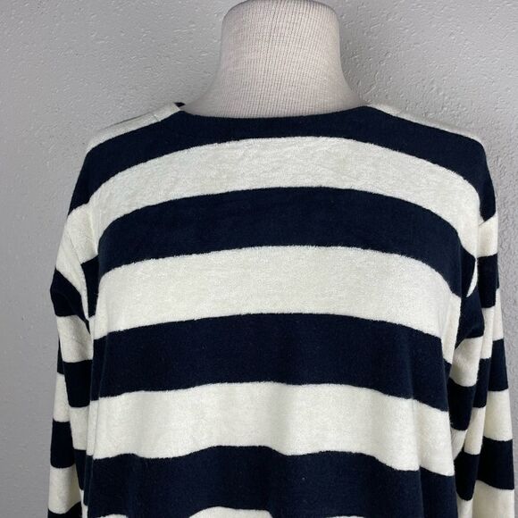 Pre-Owned Chaus Sport Long Sleeve Terry Cloth Navy and White Striped Top Size S - Picture 2 of 5